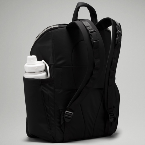 Lululemon New Parent Backpack in Black/Silver Drop - Picture 6 of 11
